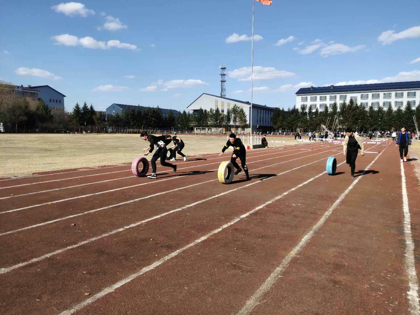 德甲官方中文网站开展“娱乐身心，激扬青春”趣味运动会活动