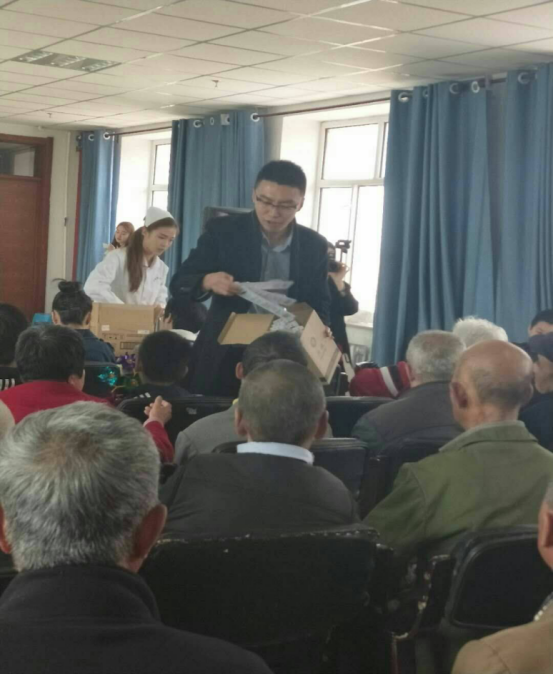 医学技术学院开展“送温暖献爱心”主题公益活动 医学技术学院开展“送温暖献爱心”主题公益活动