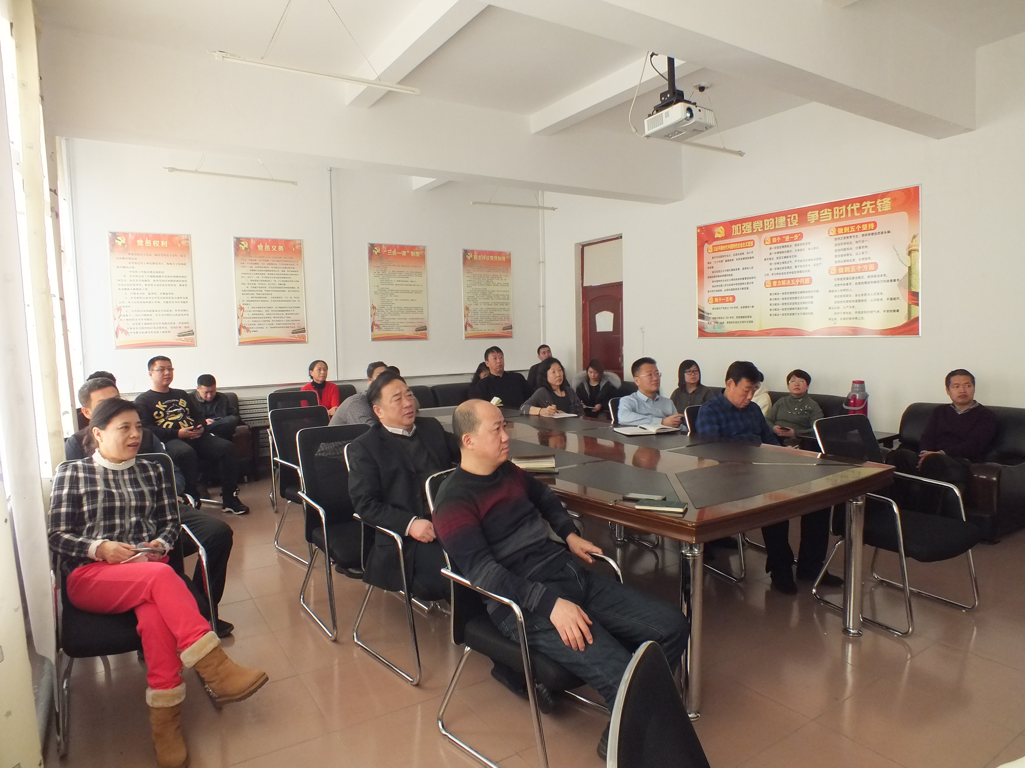 德甲官方中文网站师生收看庆祝改革开放40周年大会直播 德甲官方中文网站师生收看庆祝改革开放40周年大会直播