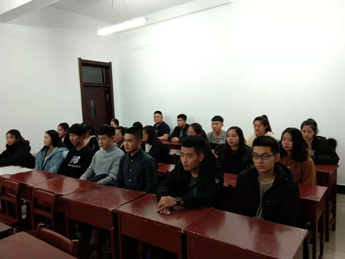 旅游商务学院2018级学生举行 旅游商务学院2018级学生举行