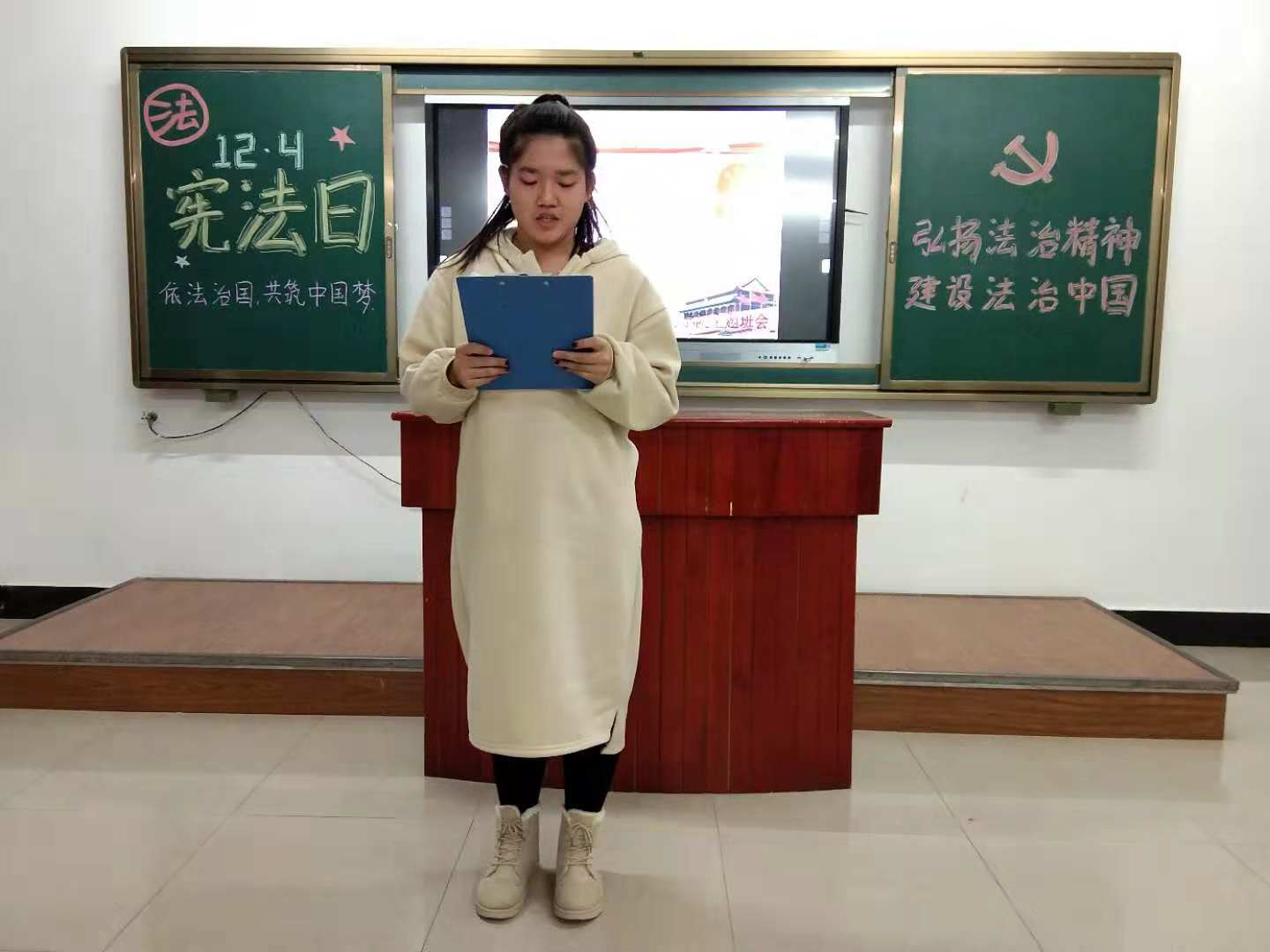 旅游商务学院2018级学生举行 旅游商务学院2018级学生举行