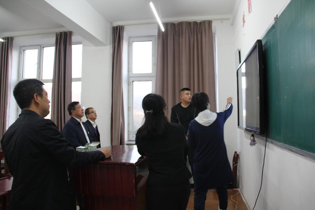 麻昌杰书记到旅游商务学院调研指导工作 麻昌杰书记到旅游商务学院调研指导工作