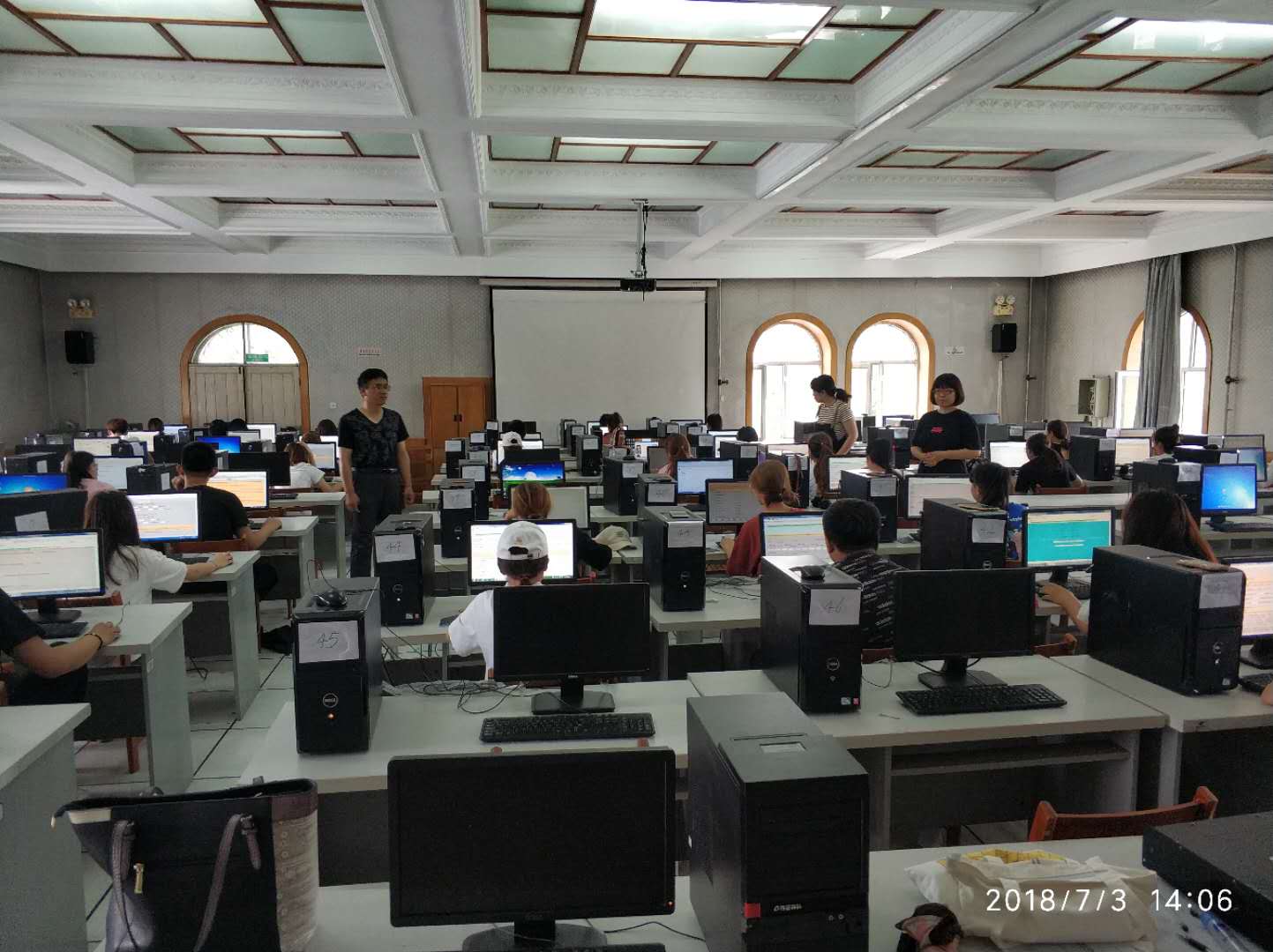 德甲官方中文网站2017—2018学年第二学期期末考试工作