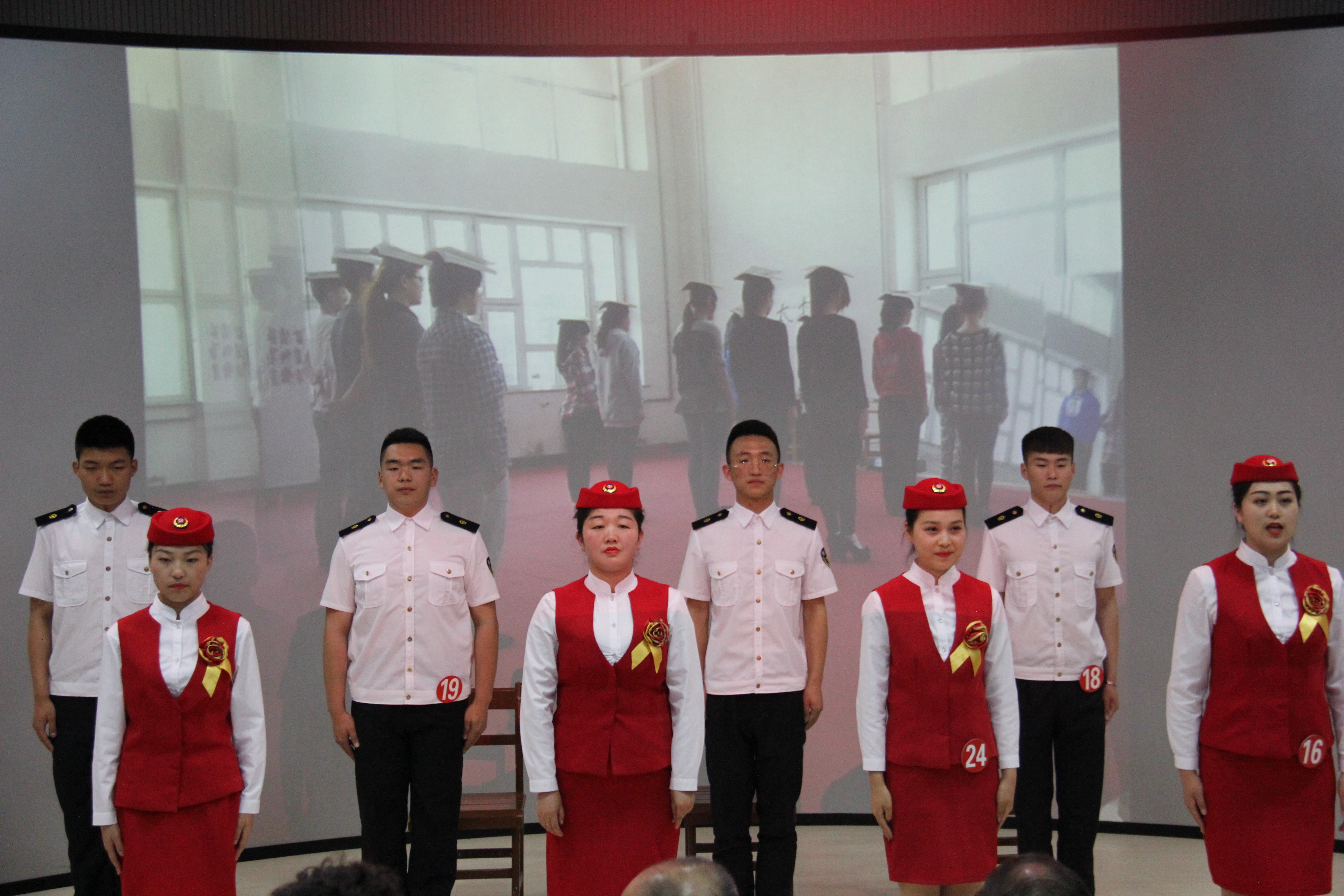 旅游商务学院成功举办第三届高铁服务技能大赛 旅游商务学院成功举办第三届高铁服务技能大赛