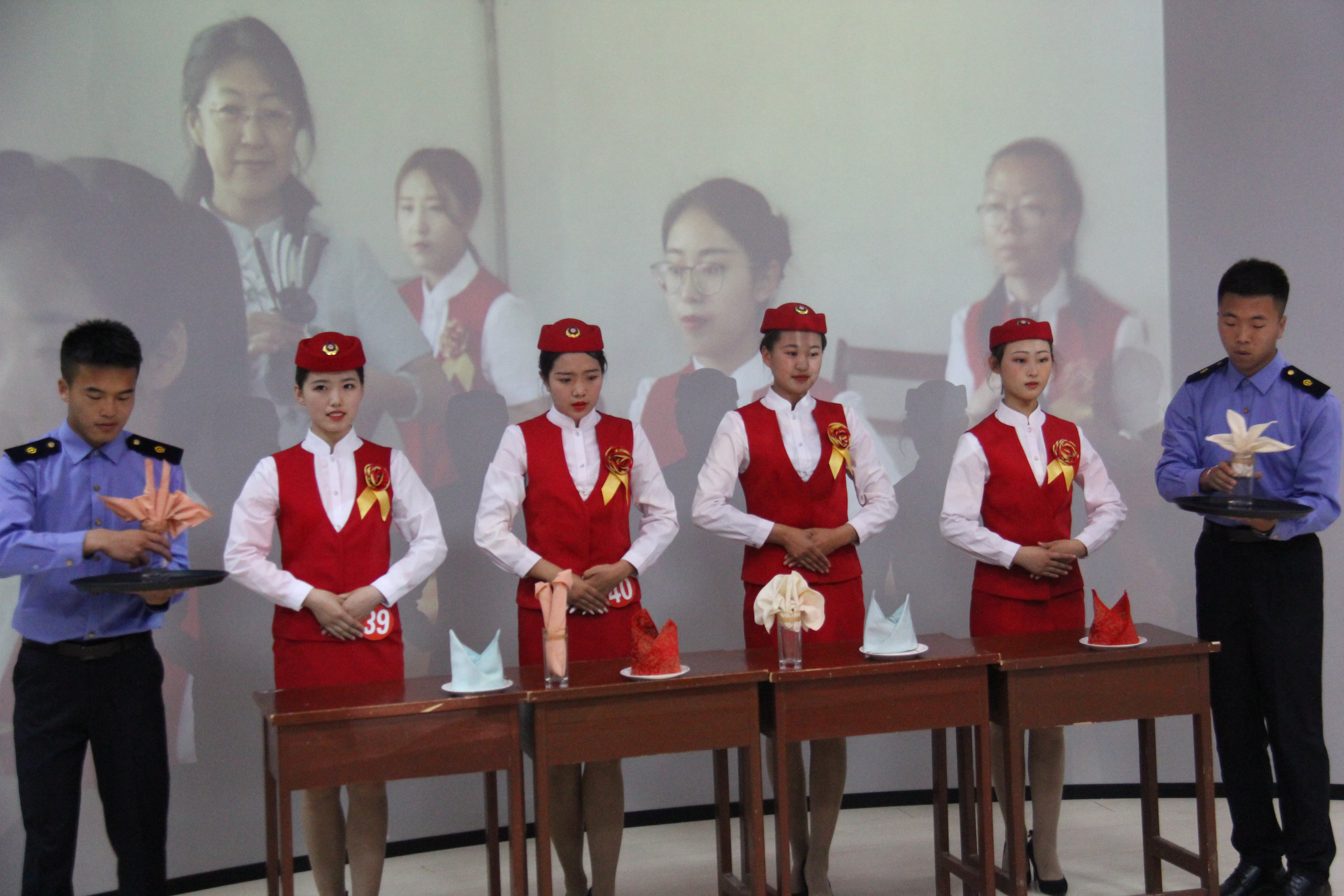 旅游商务学院成功举办第三届高铁服务技能大赛 旅游商务学院成功举办第三届高铁服务技能大赛