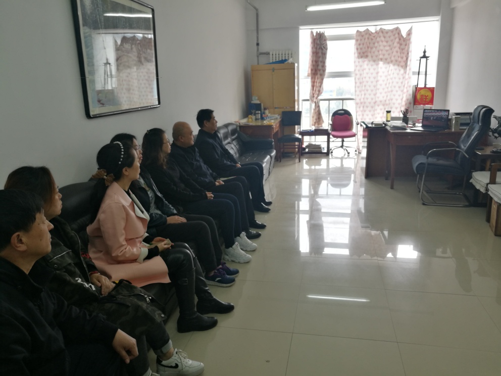 德甲官方中文网站师生观看纪念马克思诞辰200周年大会直播
