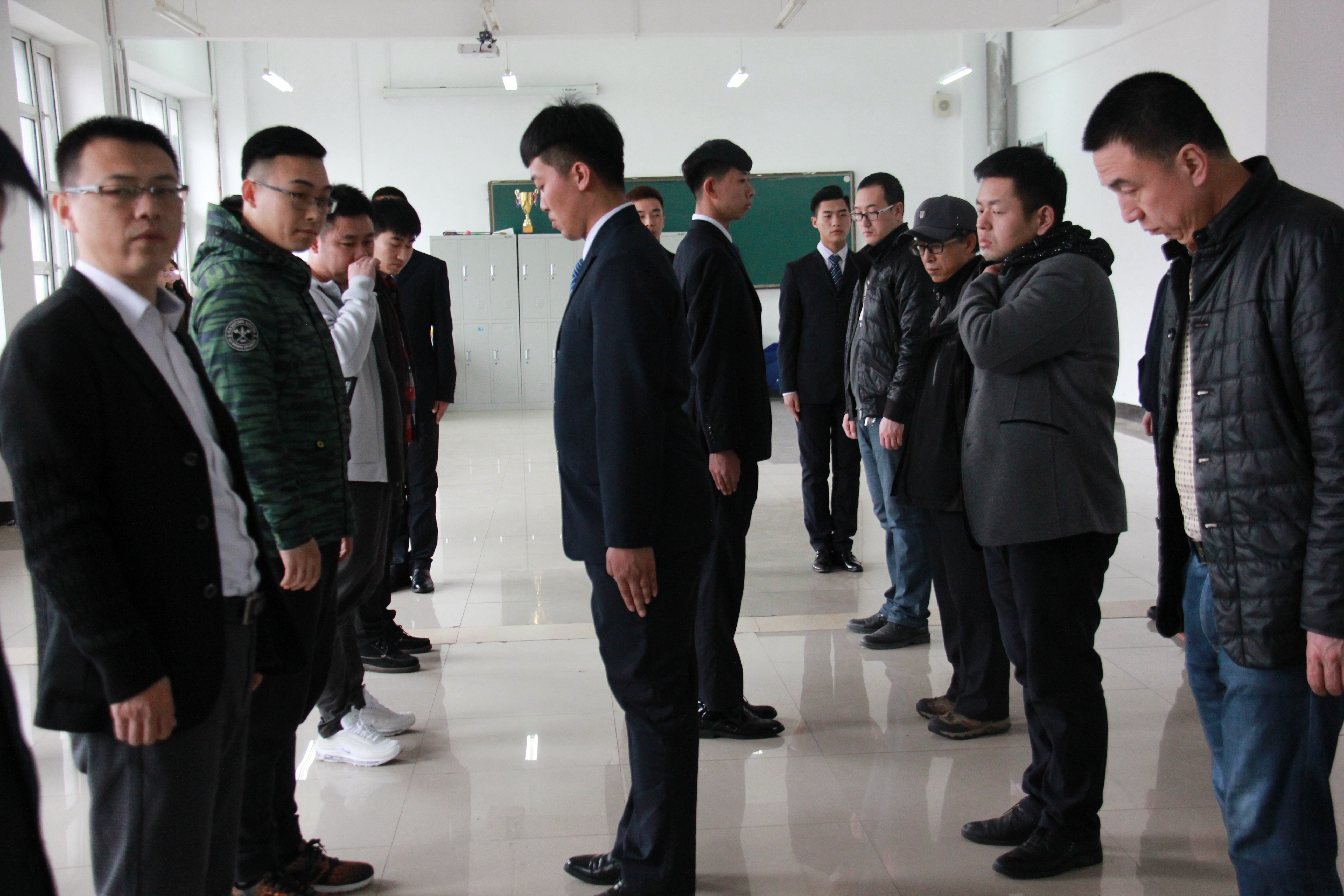 我院为伊春市行政资源中心进行政务礼仪培训